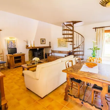 Cozy Chalet With Wifi And A / C Holiday home