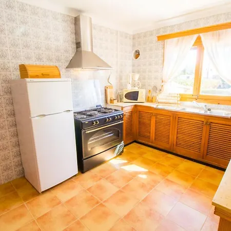 Cozy Chalet With Wifi And A / C Holiday home