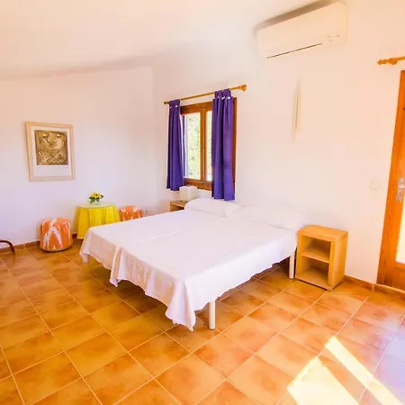 Cozy Chalet With Wifi And A / C Port de Pollenca